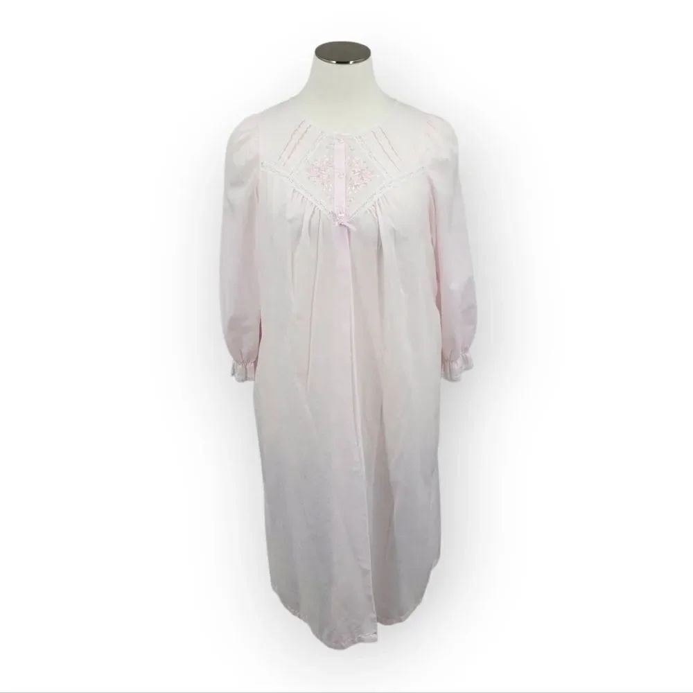 Sears Vintage Light House Dress or Robe Light Pink Floral Embroidered Lace